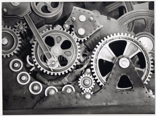 modern_times_in_cogs_big